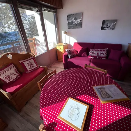 Cosy Face Aux Télécabines