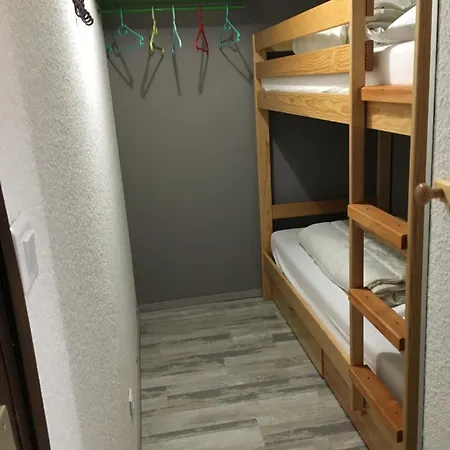 Cosy Face Aux Télécabines *