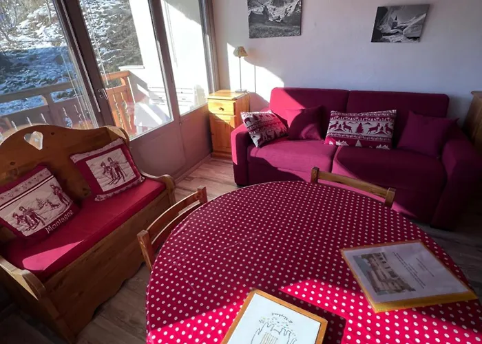 Cosy Face Aux Telecabines